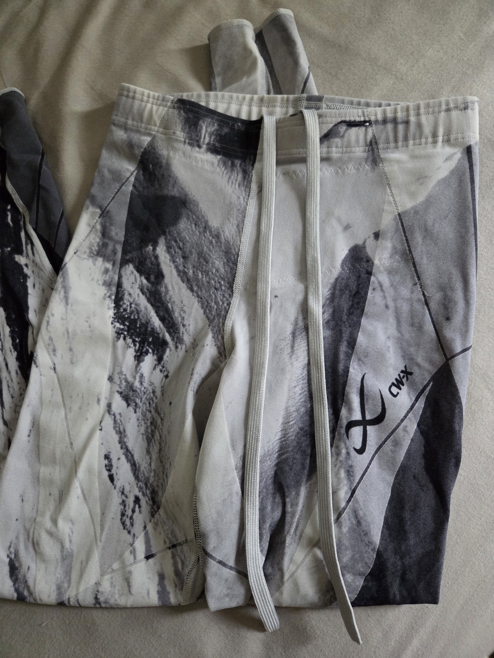CW-X Gray & White Abstract Performance Leggings